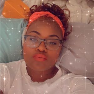 Meet your Posher, Nakisha